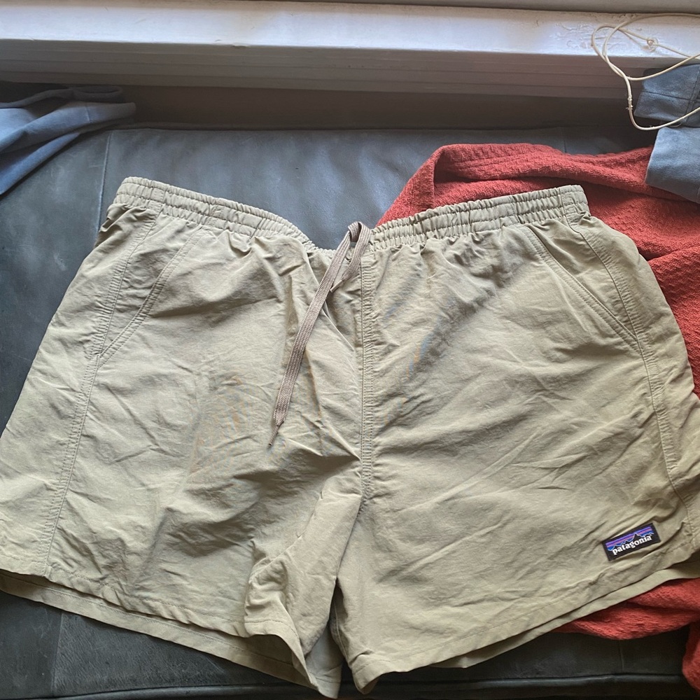 Patagonia Women's olive Baggies
